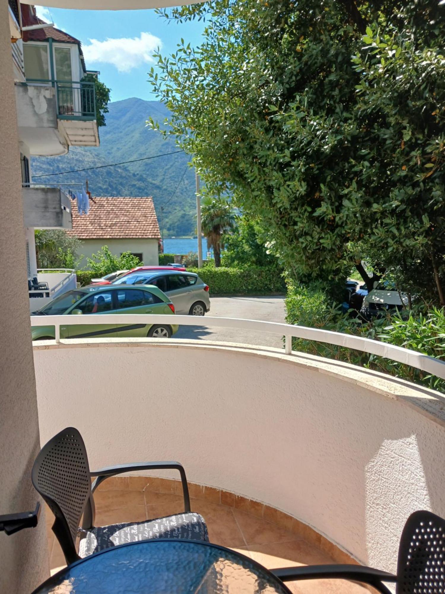 Apartments Tiha Noc Kotor Exterior foto